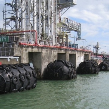 50Kpa Pneumatyczna łódź rybacka Platforma offshore Gumowy błotnik na statek