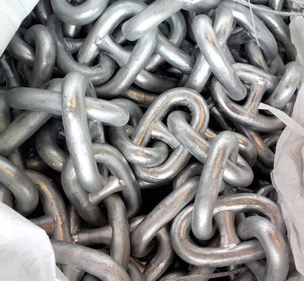 Duży stalowy łańcuch kotwiczny ze stali morskiej Łańcuch kotwiczny klasy U2 używany na statku