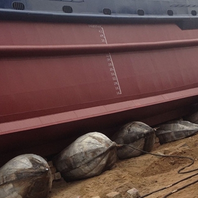 Poduszka powietrzna z gumy morskiej Trwała poduszka powietrzna o długości 0,8 m * 12 m, odporna na zużycie, uruchamiająca gumową poduszkę powietrzną