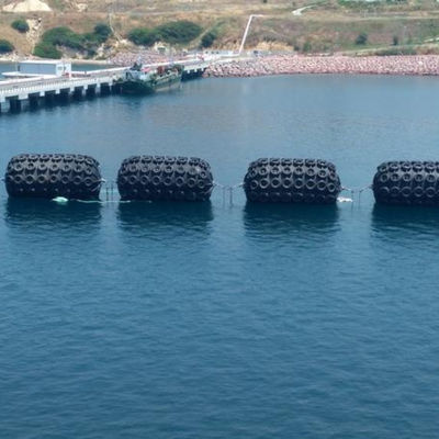 ABS Q235 Kołnierz 80Kpa Marine Gumowy zderzak do gazowców Zderzak dokujący