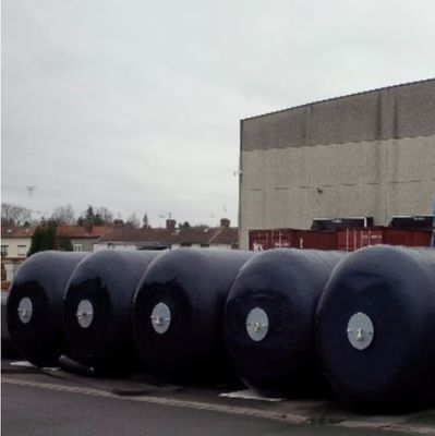 Dostosowany pływający błotnik wypełniony pianką z oponą i łańcuchem